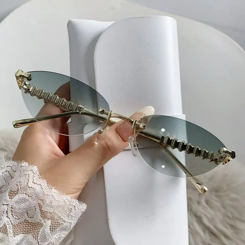 Designer Sunglasses - Neue randlose Sonnenbrille im Cat-Eye-Stil mit