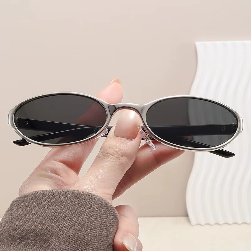 Retro-Sonnenbrille im ovalen D – Designer Sunglasses Bewertung und Preis